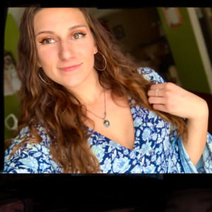 Meet your Posher, Courtney